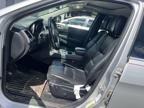 Used 2011 Jeep Grand Cherokee Laredo AWD/4WD image 15