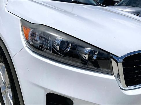Used 2019 Kia Sorento FWD V6 image 25