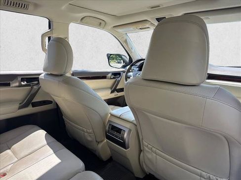 Used 2018 Lexus GX 460 Premium w/ Premium Package AWD/4WD image 27