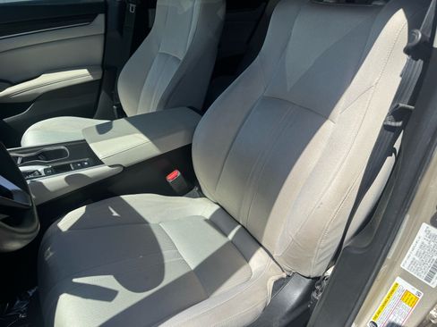 Used 2018 Honda Accord EX image 16