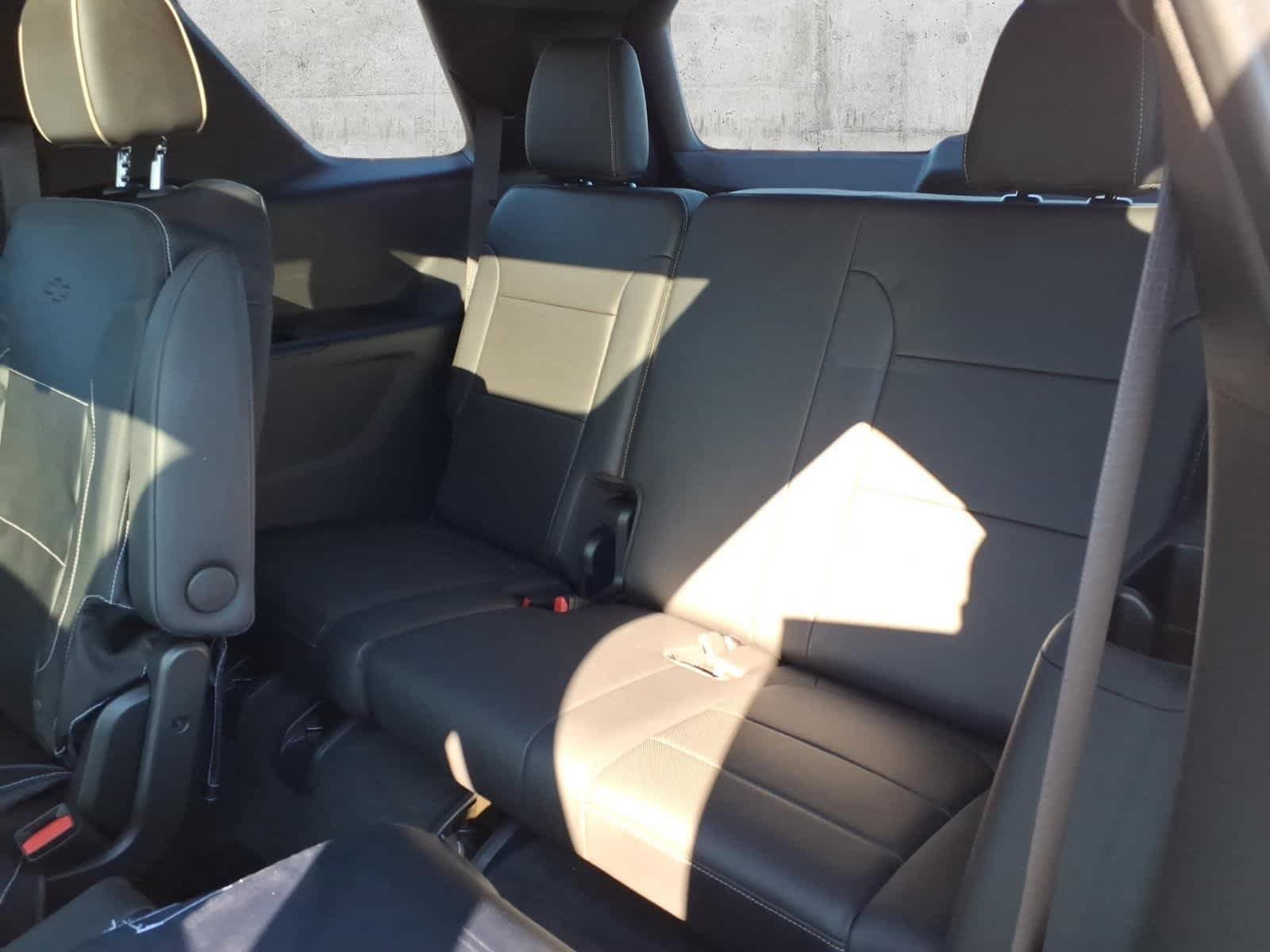 Used 2023 Chevrolet Traverse Premier w/ LPO, Floor Liner Package FWD image 9
