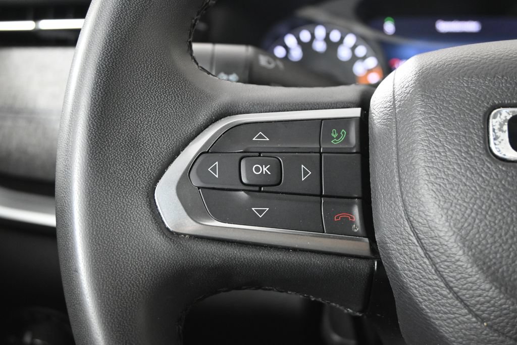 Used 2024 Jeep Compass Latitude AWD/4WD image 33