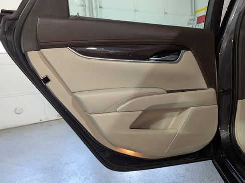 Used 2015 Cadillac XTS Luxury image 19