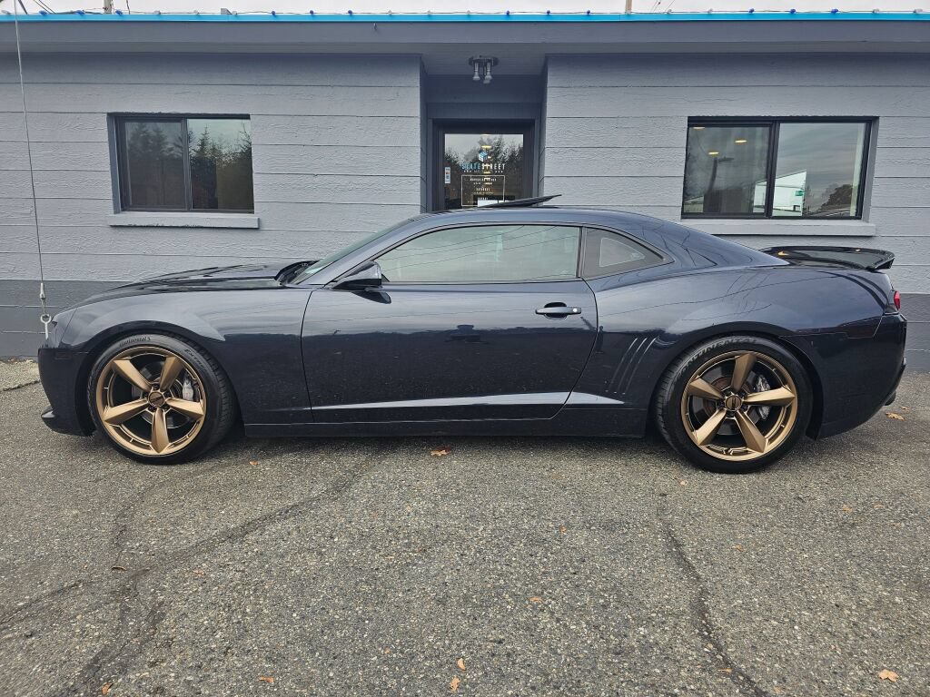 Used 2014 Chevrolet Camaro SS RWD image 2