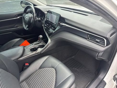 Used 2022 Toyota Camry SE w/ Convenience Package FWD image 15