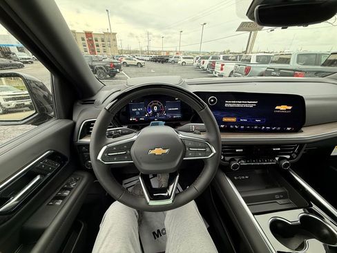 New 2026 Chevrolet Suburban High Country AWD/4WD image 27