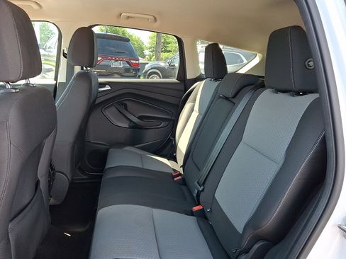 Used 2017 Ford Escape SE FWD image 12