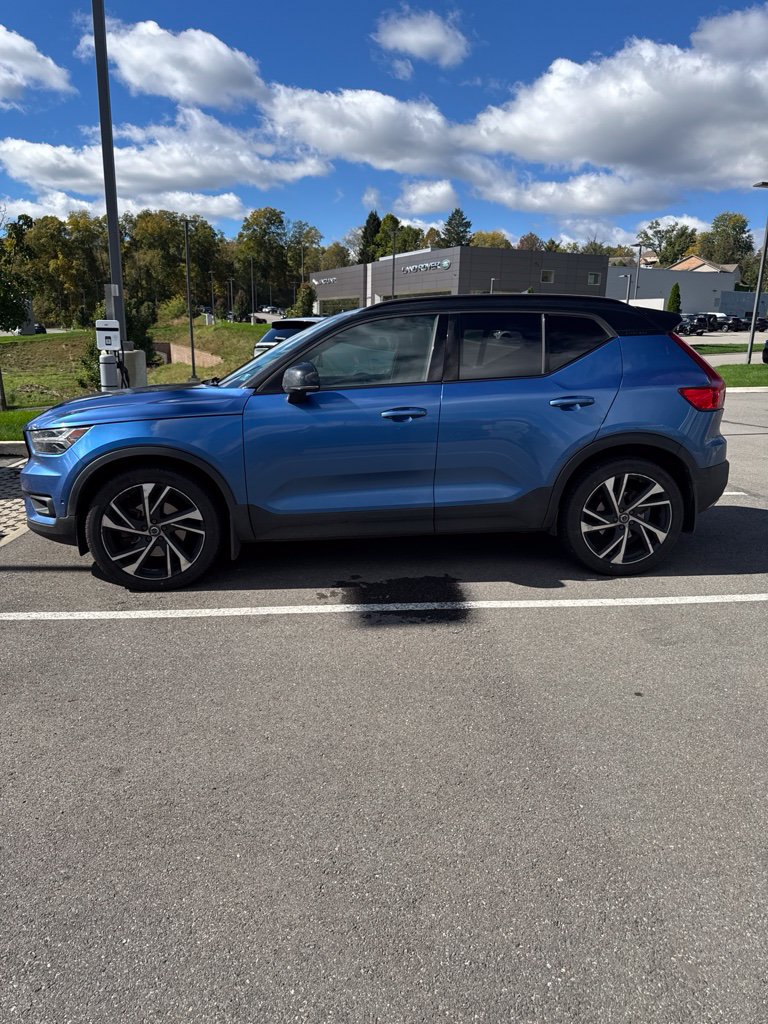 Used 2019 Volvo XC40 T5 R-Design AWD/4WD image 3