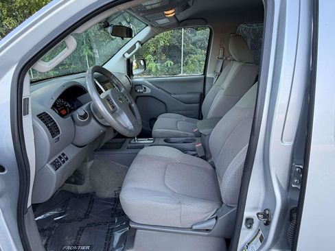 Used 2016 Nissan Frontier SV AWD/4WD image 22