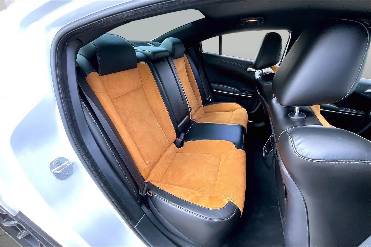 Used 2022 Dodge Charger Scat Pack w/ Dynamics Package RWD image 18