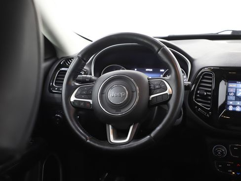 Used 2021 Jeep Compass Latitude image 16