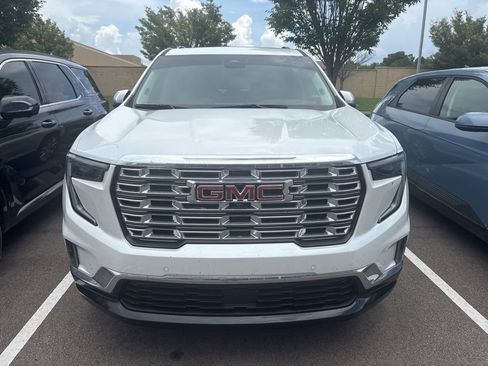 Used 2024 GMC Acadia Denali w/ Super Cruise Package FWD image 8