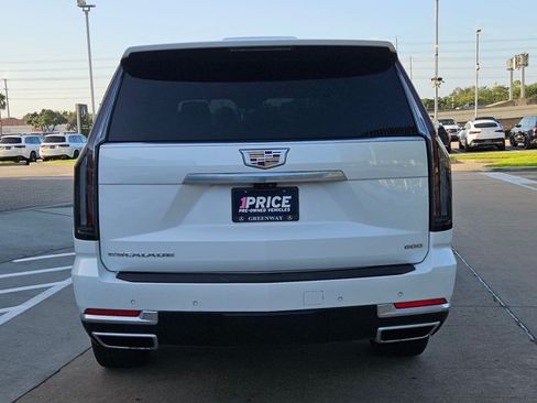 Used 2025 Cadillac Escalade Premium Luxury AWD/4WD image 7