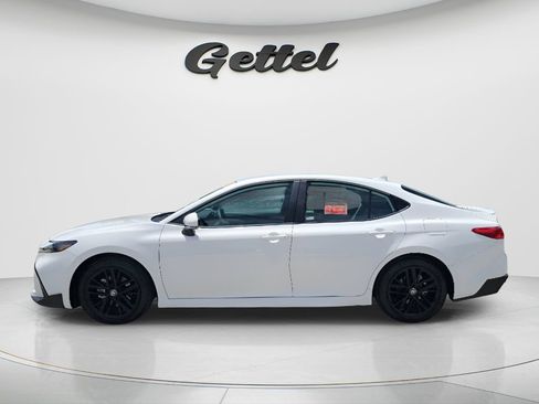 Certified 2026 Toyota Camry SE FWD image 8
