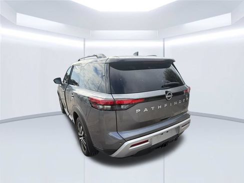 Used 2024 Nissan Pathfinder Platinum AWD/4WD image 8