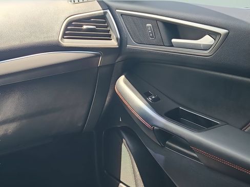 Used 2020 Ford Edge ST-Line FWD image 33