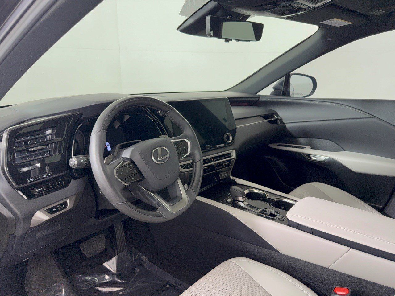 Used 2024 Lexus RX 350 Premium Plus w/ Convenience Package FWD image 4