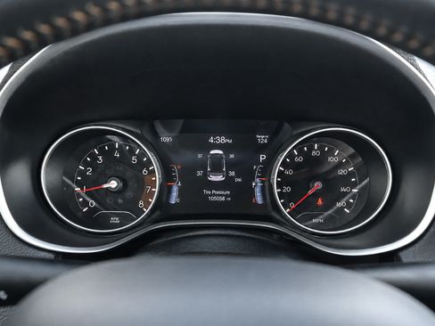 Used 2018 Jeep Compass Limited w/ Navigation Group AWD/4WD image 29