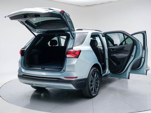 Used 2022 Chevrolet Equinox RS w/ LPO, Floor Liner Package image 21