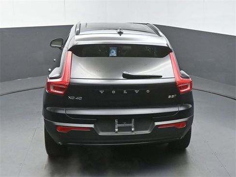 Used 2025 Volvo XC40 B5 Ultra image 47