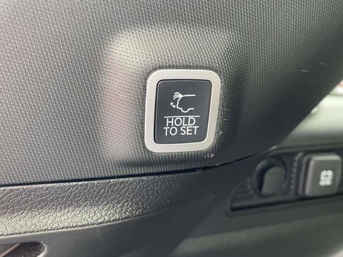 Certified 2024 Jeep Grand Cherokee Altitude image 39