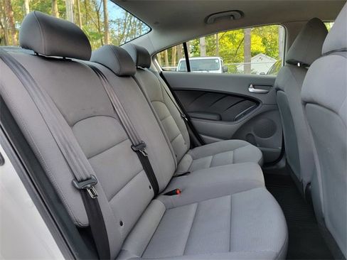 Used 2017 Kia Forte LX image 22