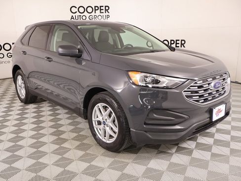 Used 2021 Ford Edge SE image 1