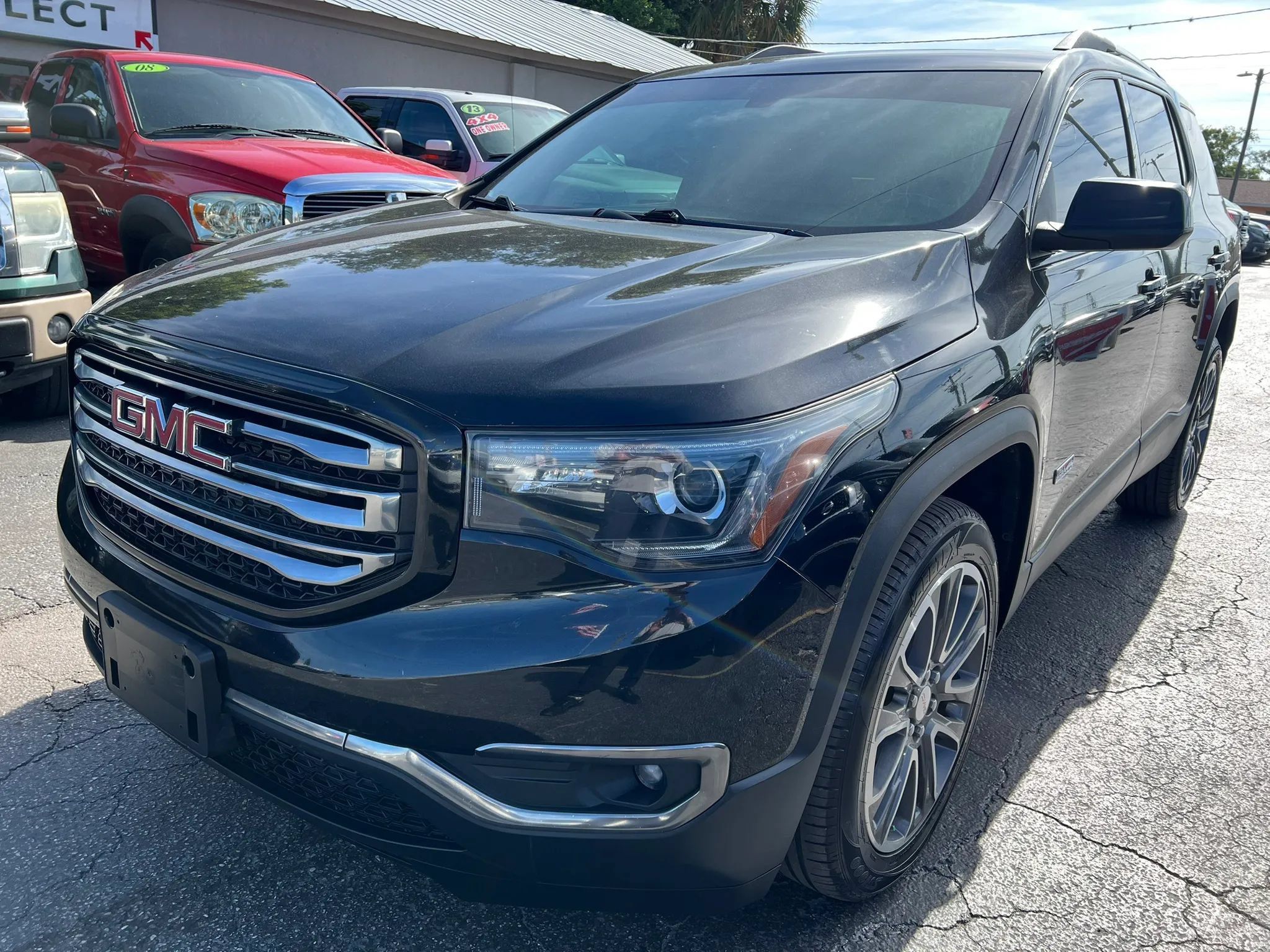 Used 2017 GMC Acadia SLT AWD/4WD image 2