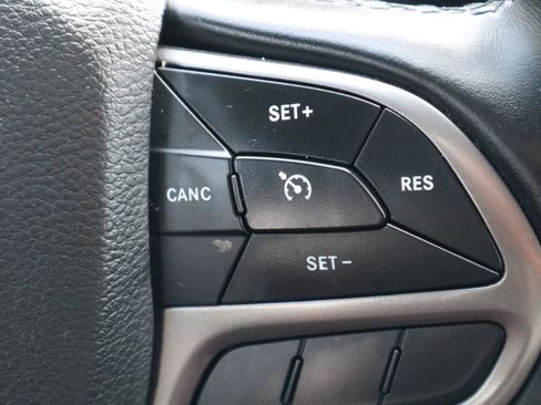 Used 2021 Jeep Cherokee Latitude Lux w/ Sun & Sound Group FWD image 29