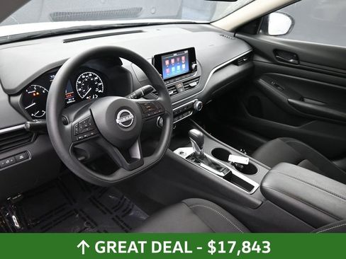 Used 2024 Nissan Altima 2.5 S FWD image 21
