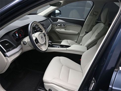 Used 2021 Volvo XC90 T5 Momentum w/ Climate Package image 17