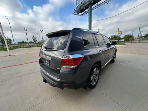 Used 2013 Toyota Highlander Limited AWD/4WD image 5