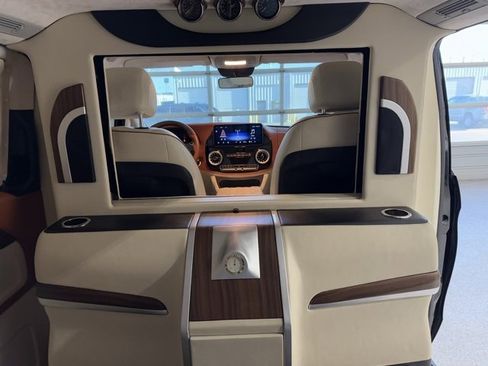 Used 2020 Mercedes-Benz Metris Passenger image 6