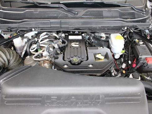 Used 2025 RAM 2500 Laramie w/ Sport Appearance Package AWD/4WD image 33