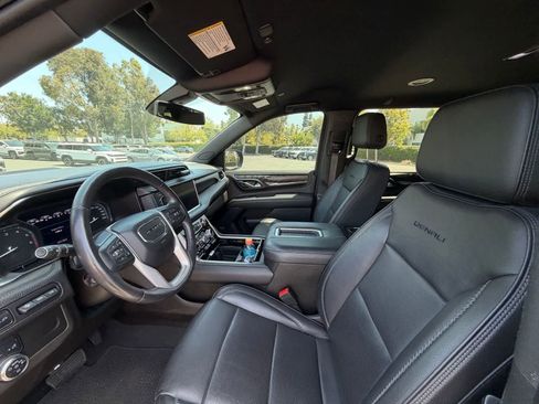 Used 2021 GMC Yukon XL Denali AWD/4WD image 7