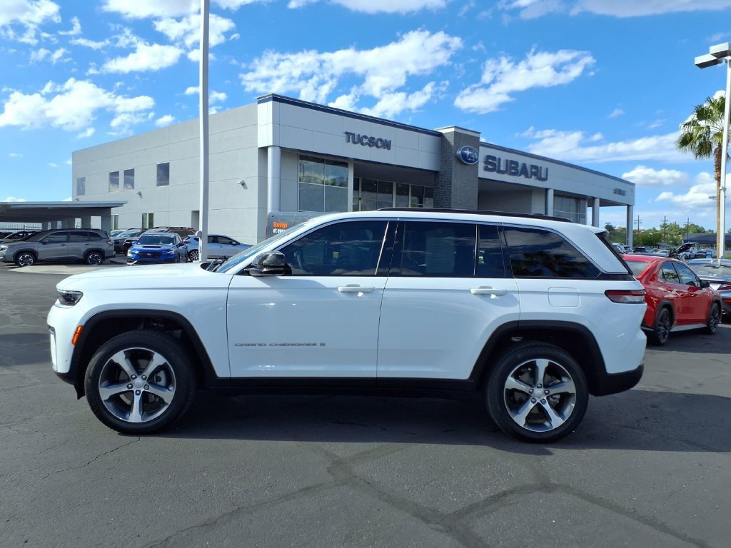 Used 2026 Jeep Grand Cherokee Limited w/ Luxury Tech Group II AWD/4WD image 14