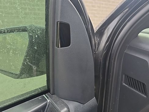 Used 2024 Ford F150 Lariat image 9