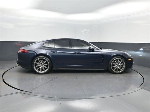 Used 2019 Porsche Panamera 4 w/ Premium Package image 39