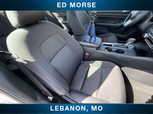 Used 2025 Nissan Altima 2.5 SV FWD image 25