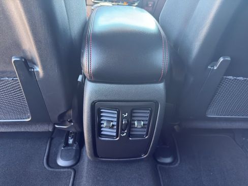 Used 2025 Dodge Durango R/T AWD/4WD image 32