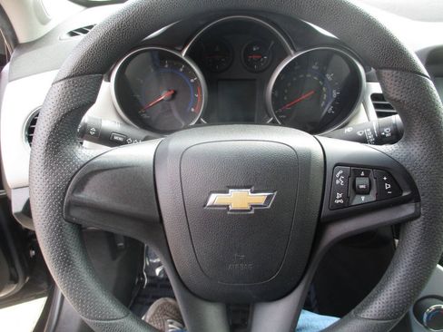 Used 2016 Chevrolet Cruze LS FWD image 14