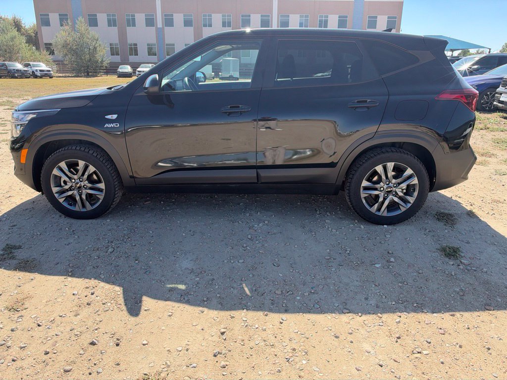 Certified 2023 Kia Seltos LX AWD/4WD image 2