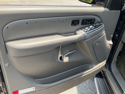 Used 2005 Cadillac Escalade AWD image 7
