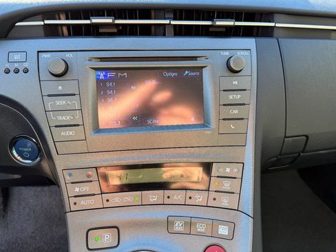 Used 2013 Toyota Prius Two image 20