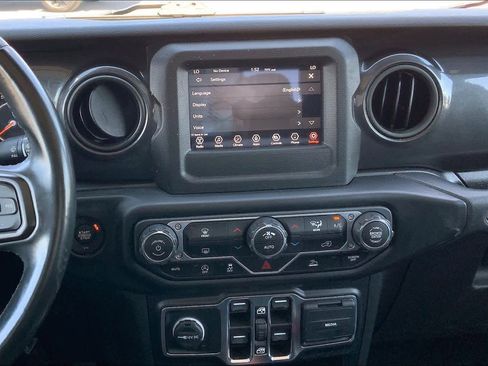 Used 2022 Jeep Gladiator Sport AWD/4WD image 7