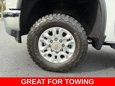 Used 2023 Chevrolet Silverado 2500 LT AWD/4WD image 9