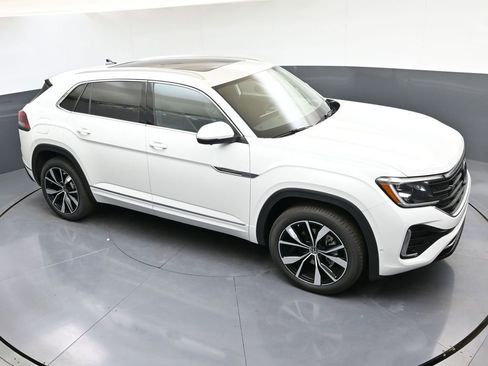 Used 2025 Volkswagen Atlas Cross Sport SEL Premium R-Line image 42