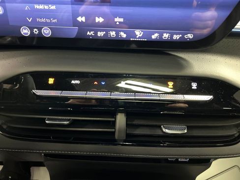 New 2026 Buick Enclave Avenir w/ Super Cruise Package AWD/4WD image 17