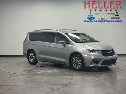 Used 2021 Chrysler Pacifica Touring-L