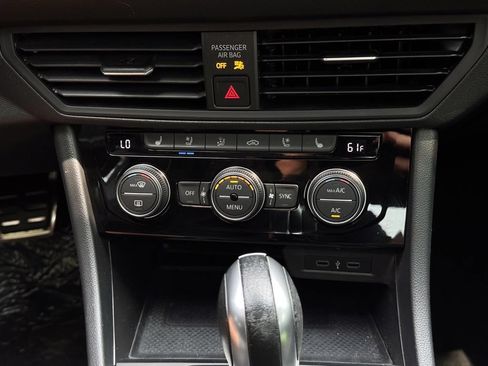 Used 2021 Volkswagen Jetta GLI Autobahn FWD image 10